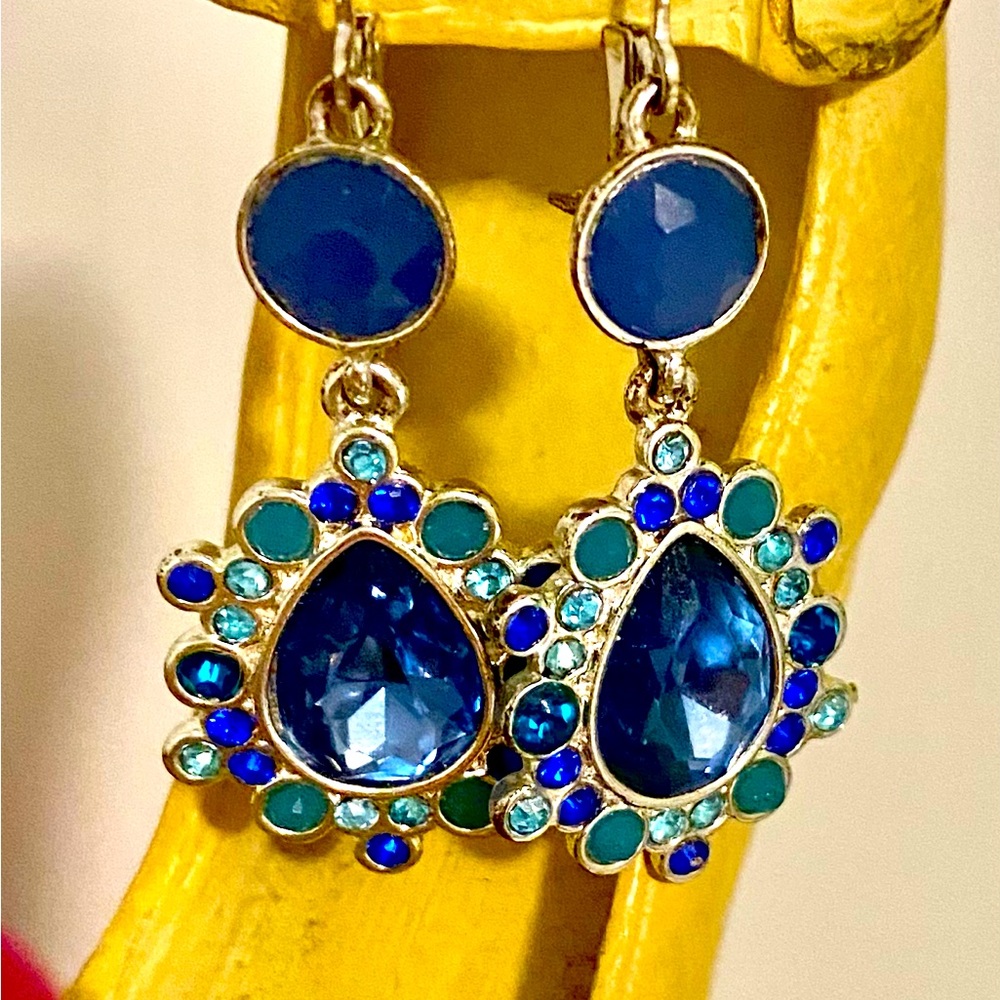 Gorgeous Nine West earrings & bracelet.